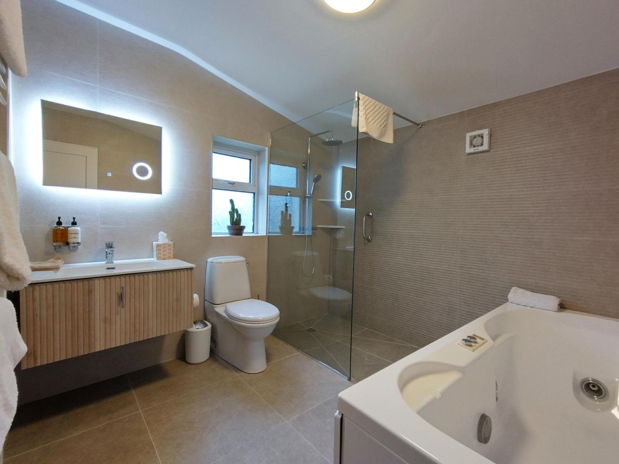 Luxury Lodges In Doolin Village With Hot Tubs Eksteriør billede